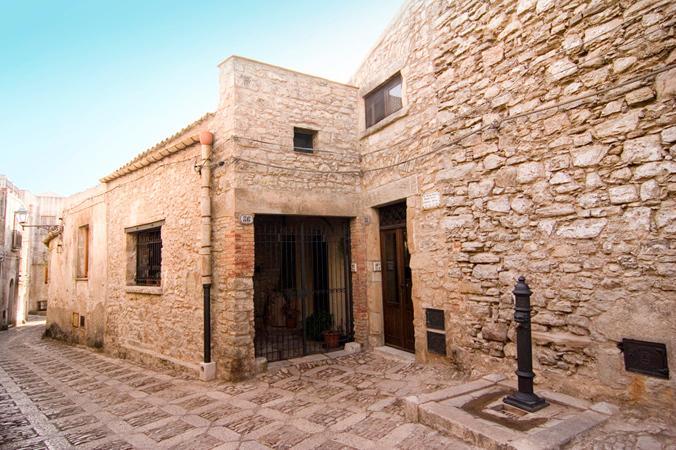 Santa Teresa Apartment Erice Exterior photo
